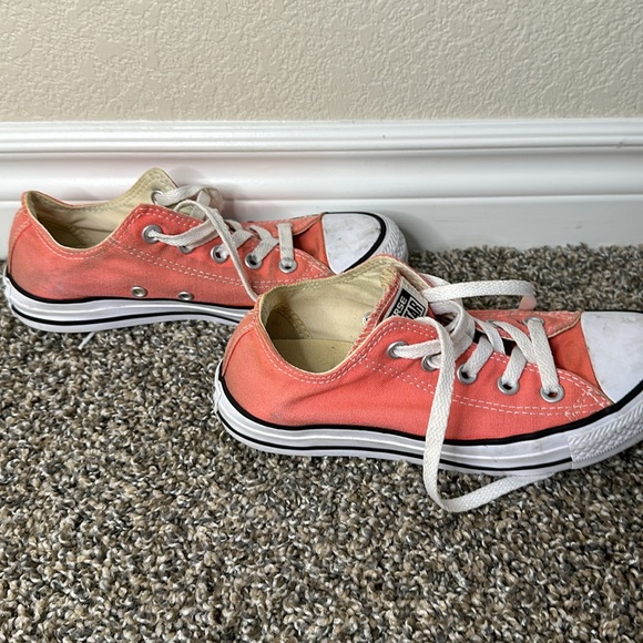 Converse Women’s All Star Chucks Size 6 (men’s 4) Pink - Picture 3 of 6
